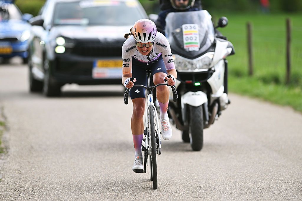 Paula Blasi wins the Amstel Gold Race Ladies