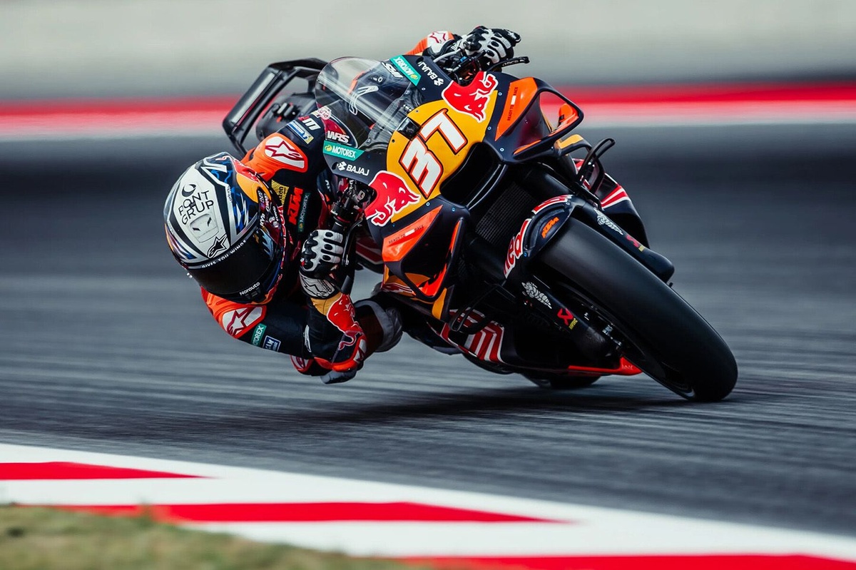 Pedro Acosta en tête des essais MotoGP à Barcelone malgré la pluie