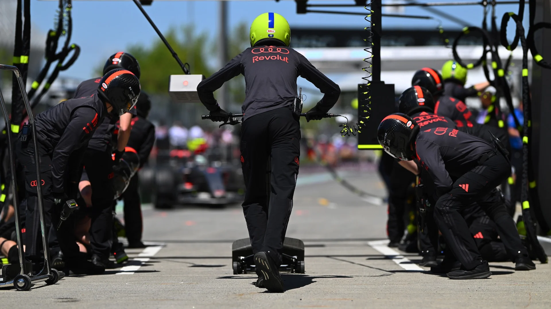 ```html <p>Estrategias para el Gran Premio de Canadá de F1</p> ```