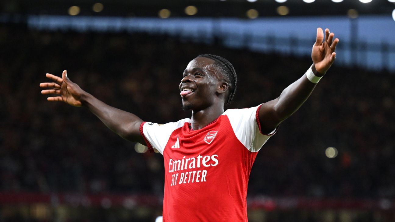 Arsenal écrase Coventry et confirme son statut de favori