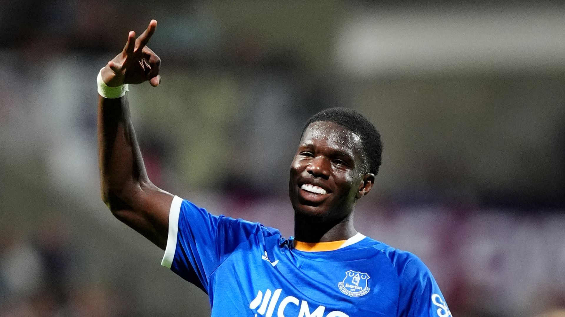 Barry marque trois buts et Everton se qualifie pour le 3e tour
