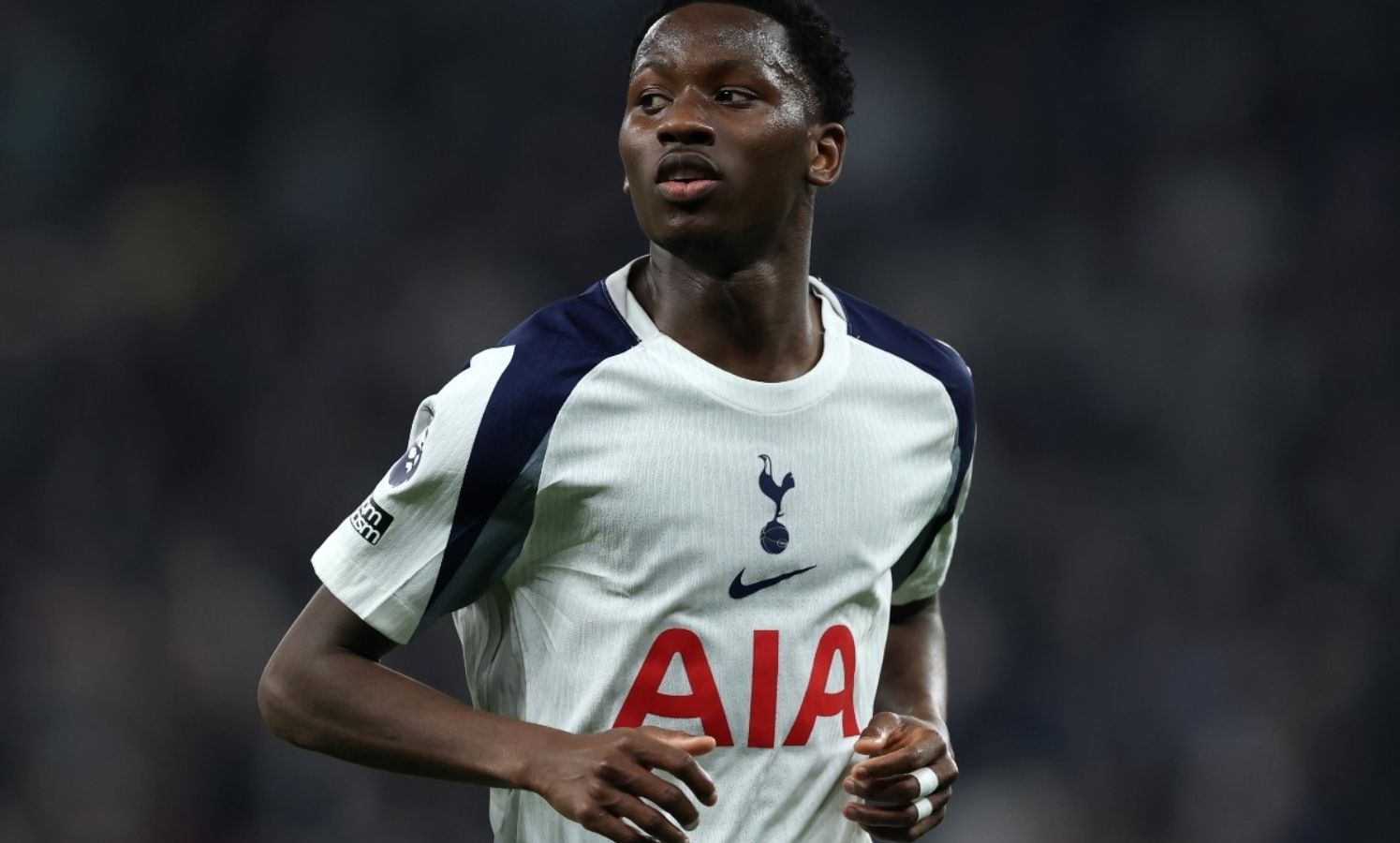 Forest en lice pour Sarr, le milieu de Tottenham en partance