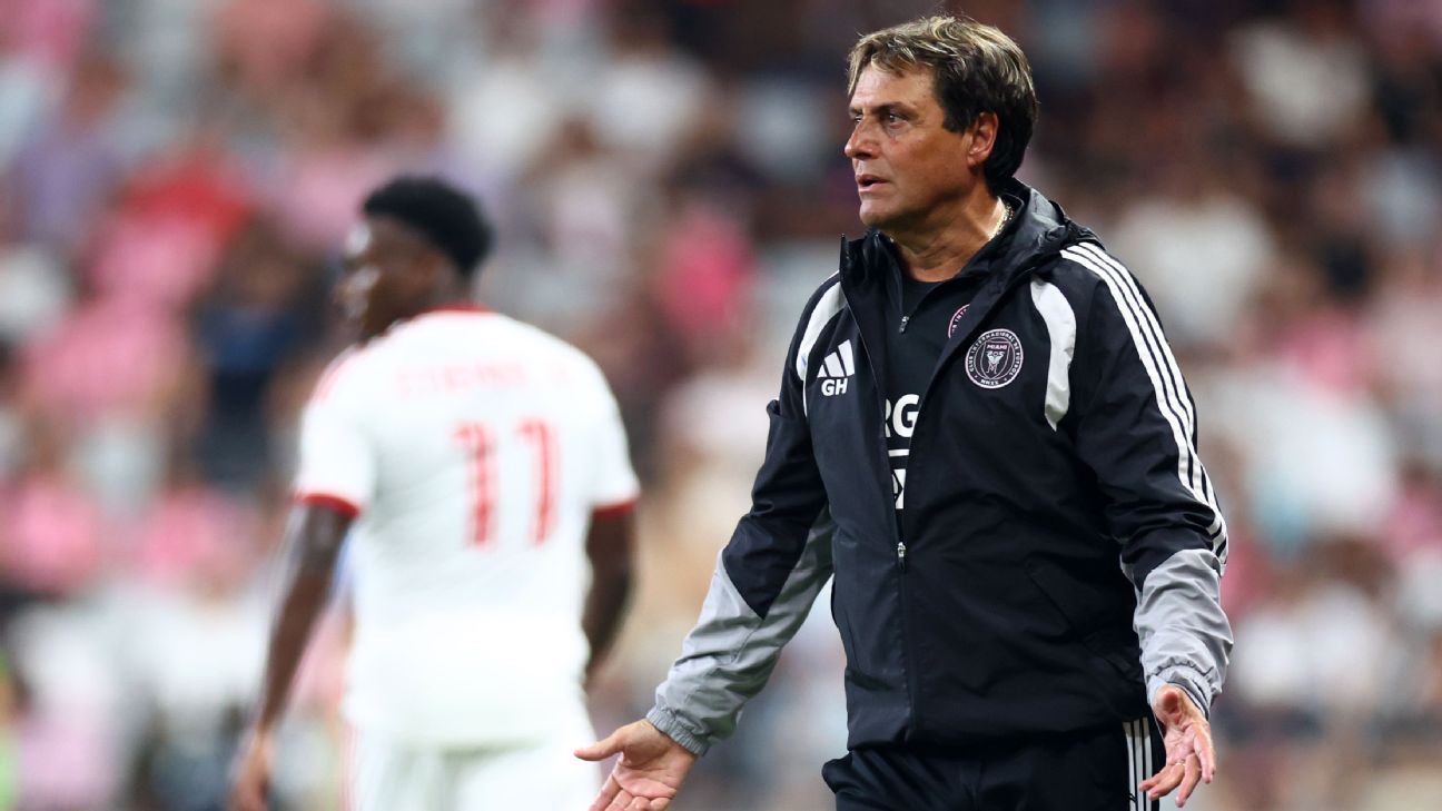 Hoyos suspendu pour un match en MLS à cause des retards