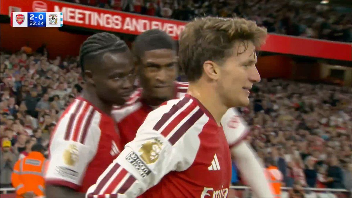 Saka double la mise pour Arsenal contre Coventry en ouverture
