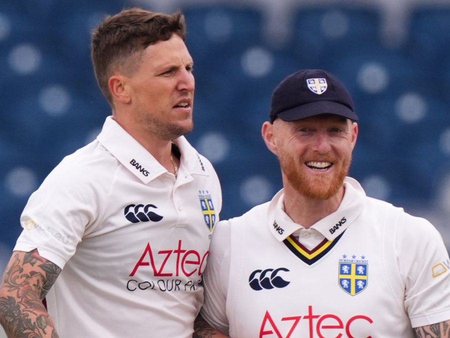 Durham revient en élite grâce à Stokes et une victoire historique