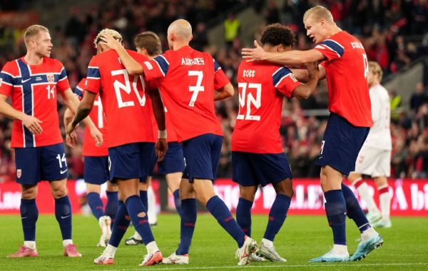 Haaland prolifique Norvège bat Danemark