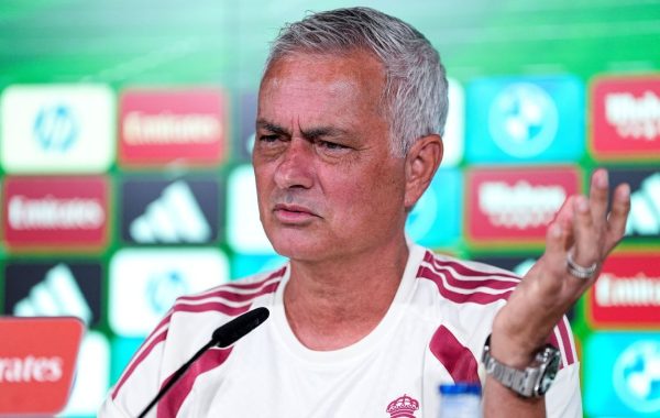 Mourinho rejette les comparaisons entre Real et Barcelone