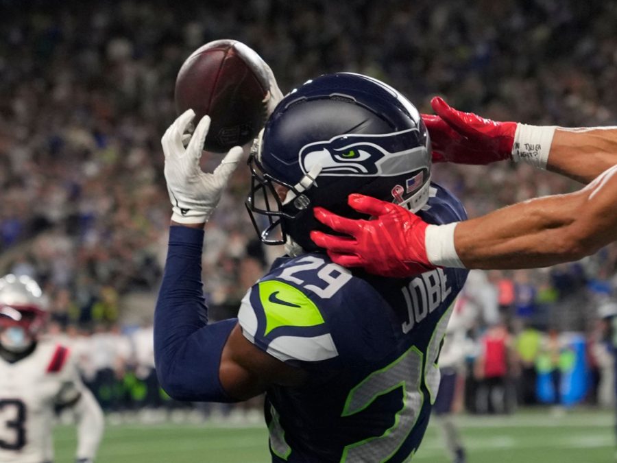 Seattle bat les Patriots malgré un choc en ouverture