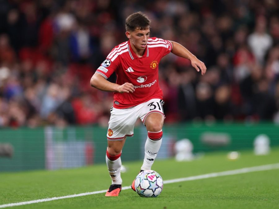 Un jeune prodige de Manchester United répond à JJ Gabriel sur les réseaux