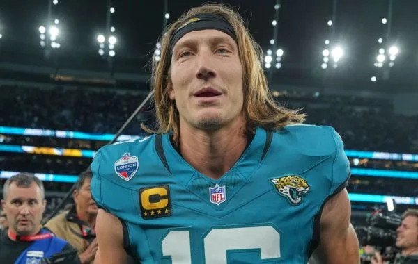Trevor Lawrence enfin au sommet attendu du No 1 global